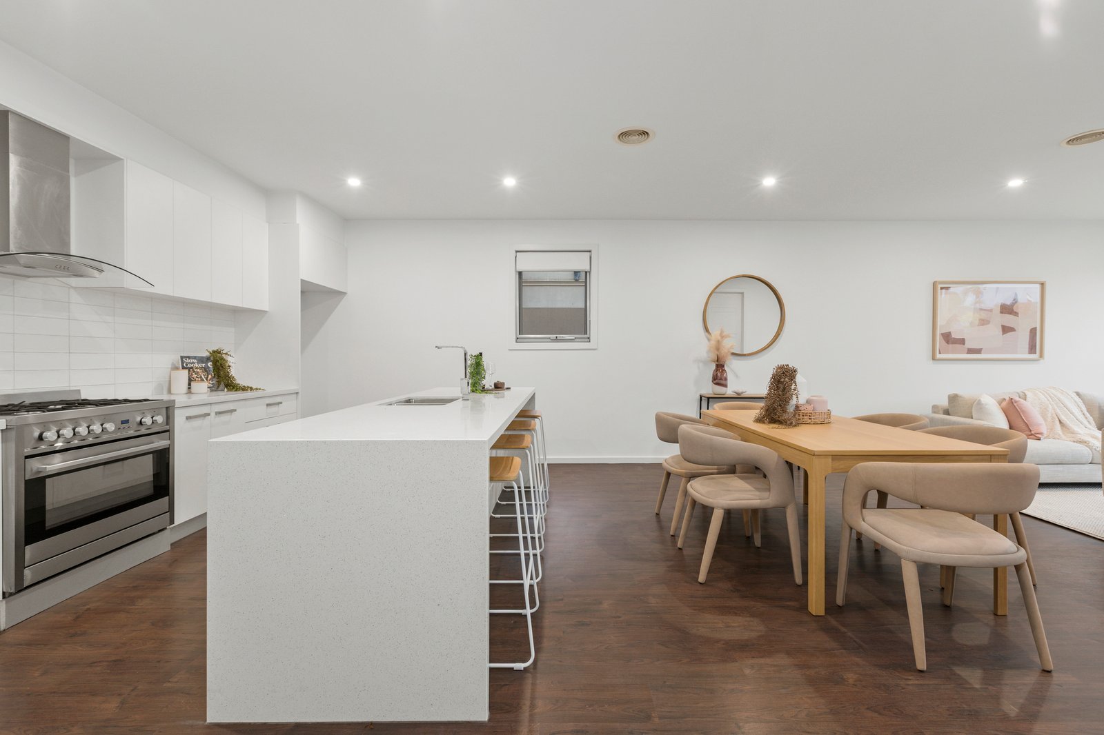 Gallery: 1/4 Keith Avenue