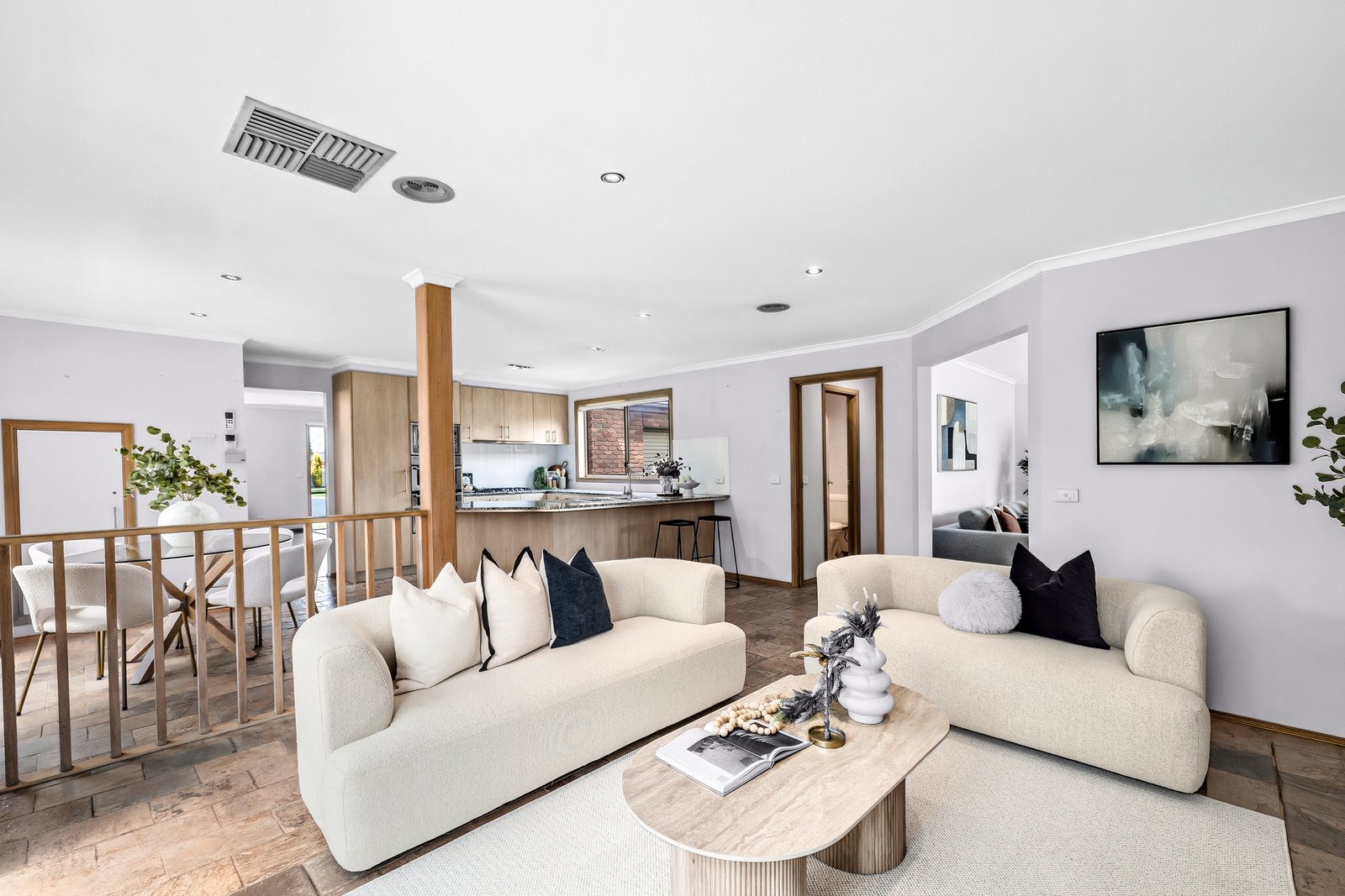 Gallery: 14 Kelrinda Close