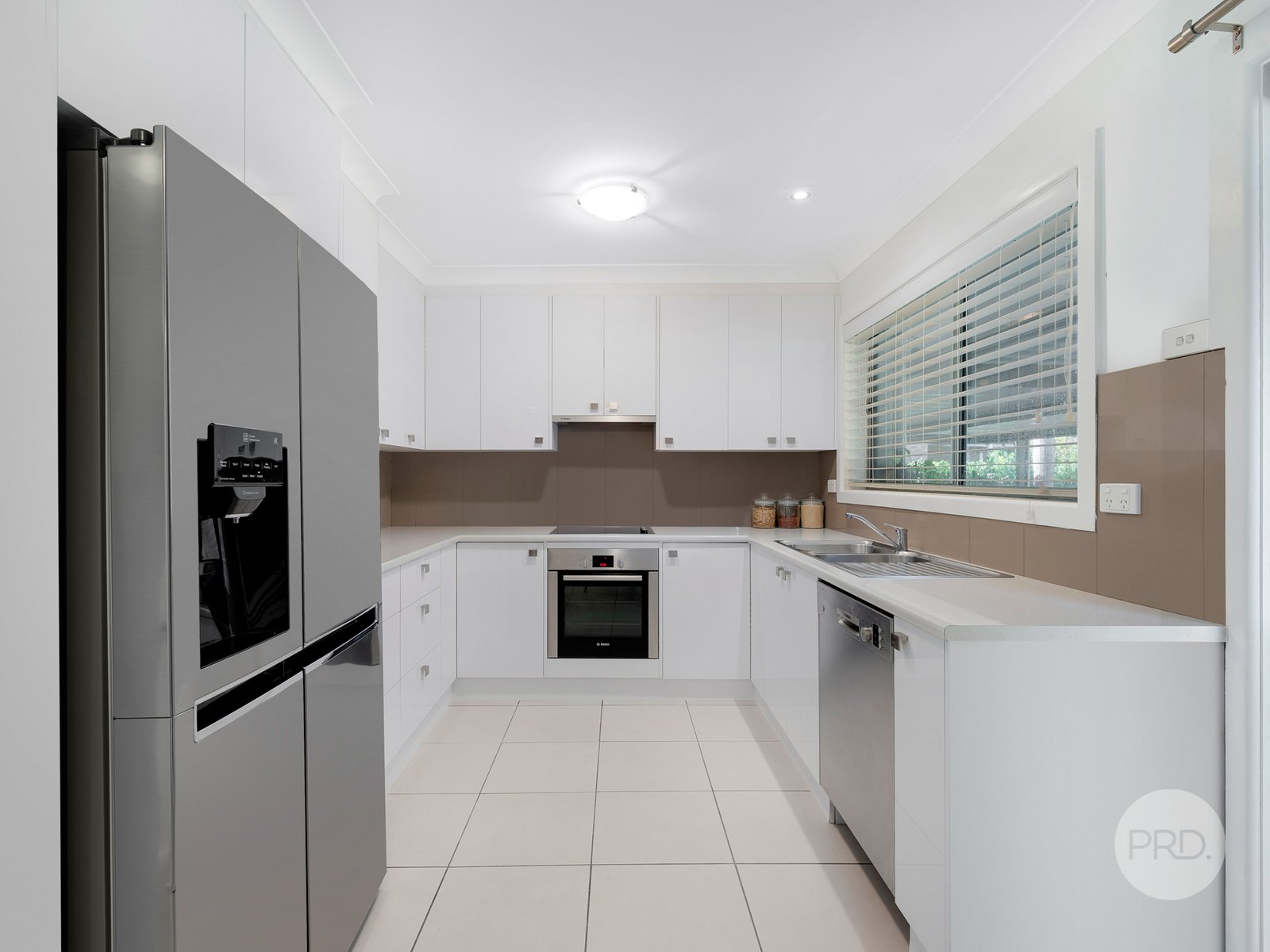 14 Kennedy Drive SOUTH PENRITH 5