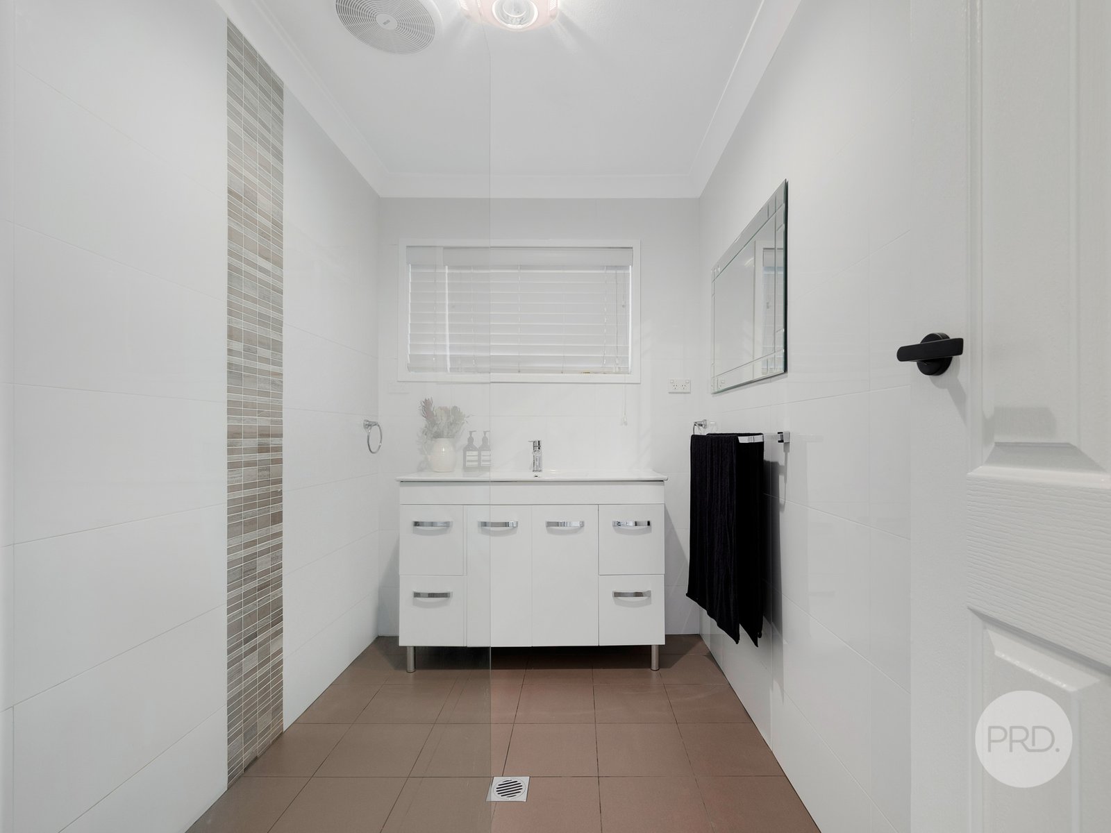 14 Kennedy Drive SOUTH PENRITH 10