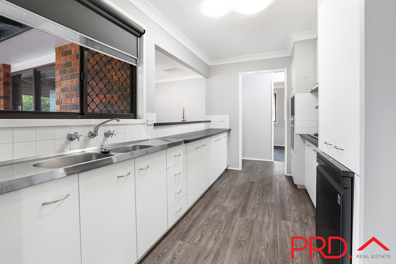14 Kinarra Street SOUTH TAMWORTH 2
