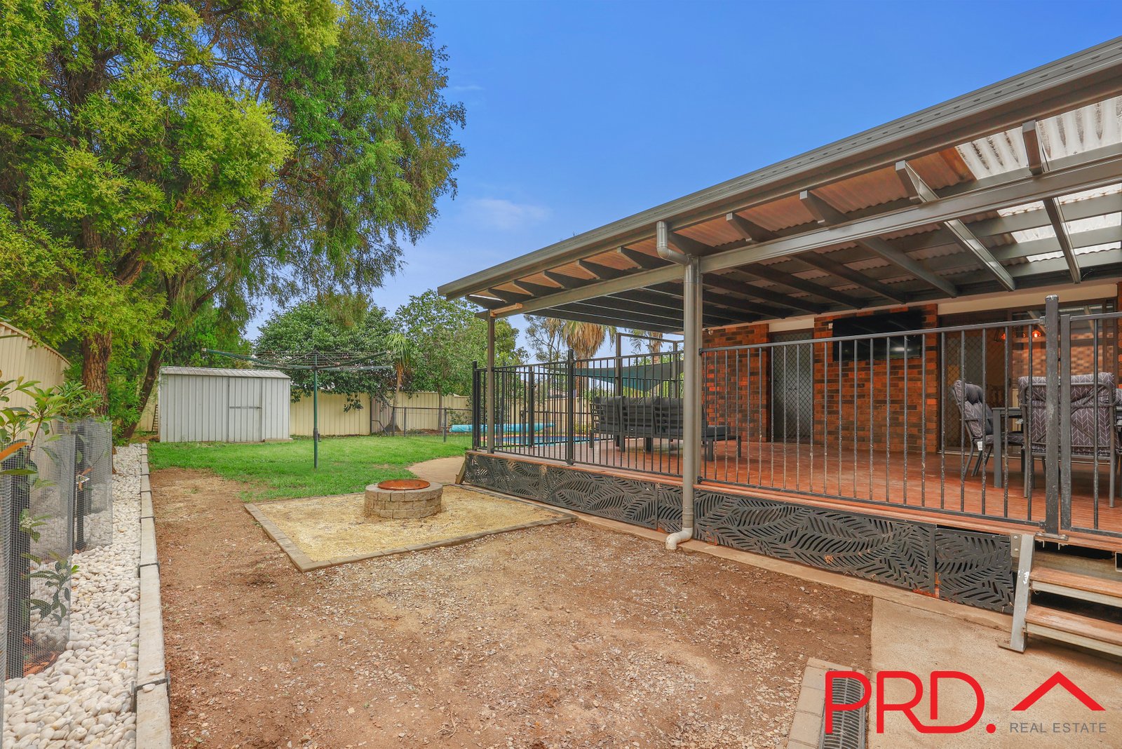 14 Kinarra Street SOUTH TAMWORTH 8