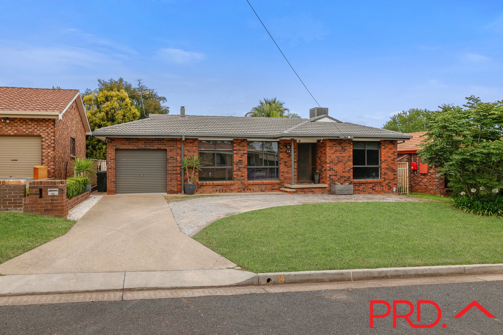 14 Kinarra Street TAMWORTH 2
