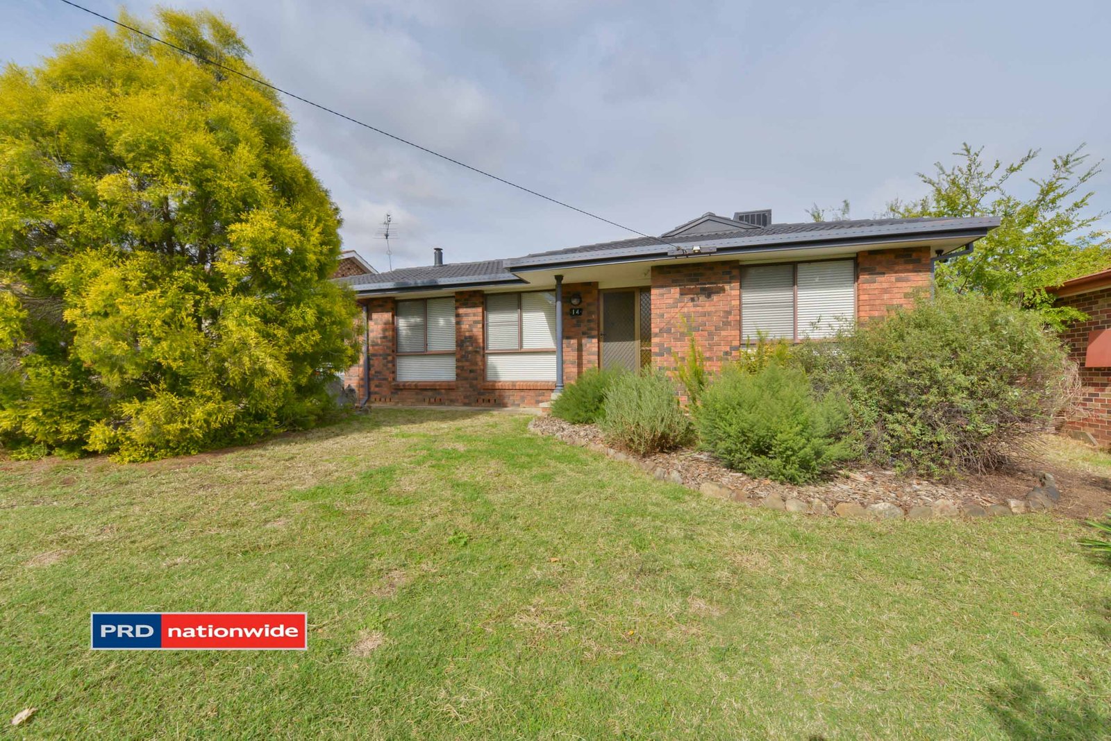 14 Kinarra Street TAMWORTH 3