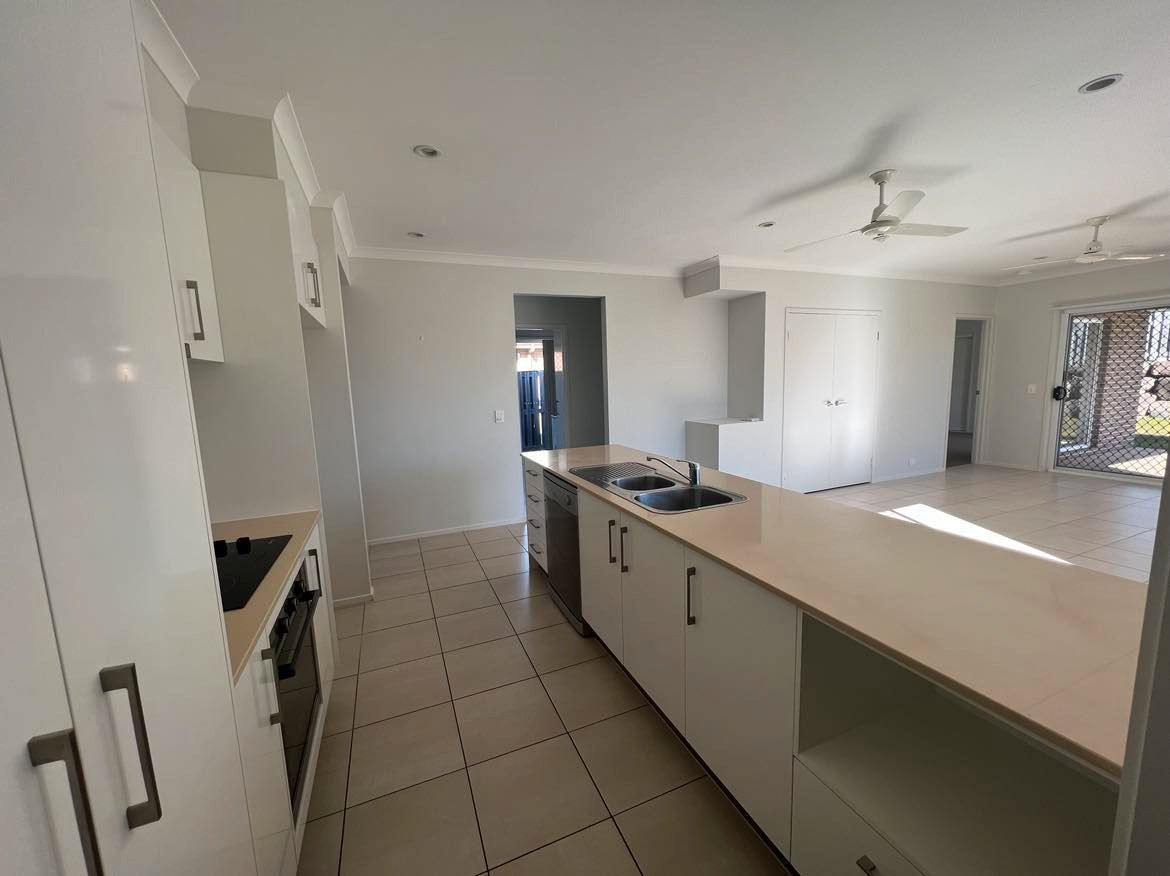 14 Koolivoo Parade BOYNE ISLAND 2