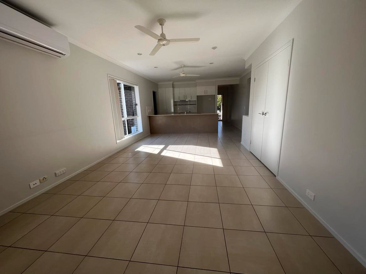 14 Koolivoo Parade BOYNE ISLAND 4