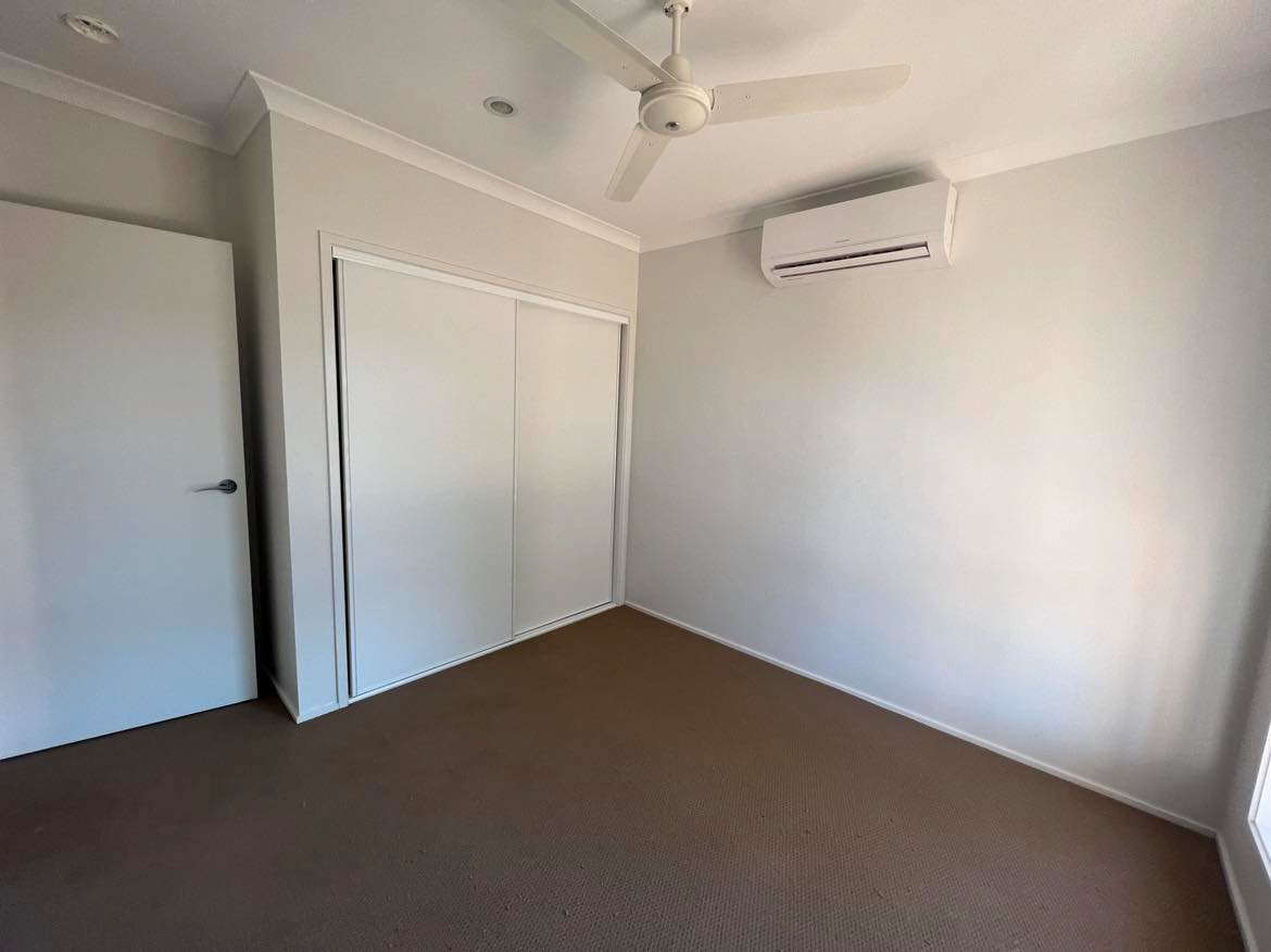 14 Koolivoo Parade BOYNE ISLAND 9