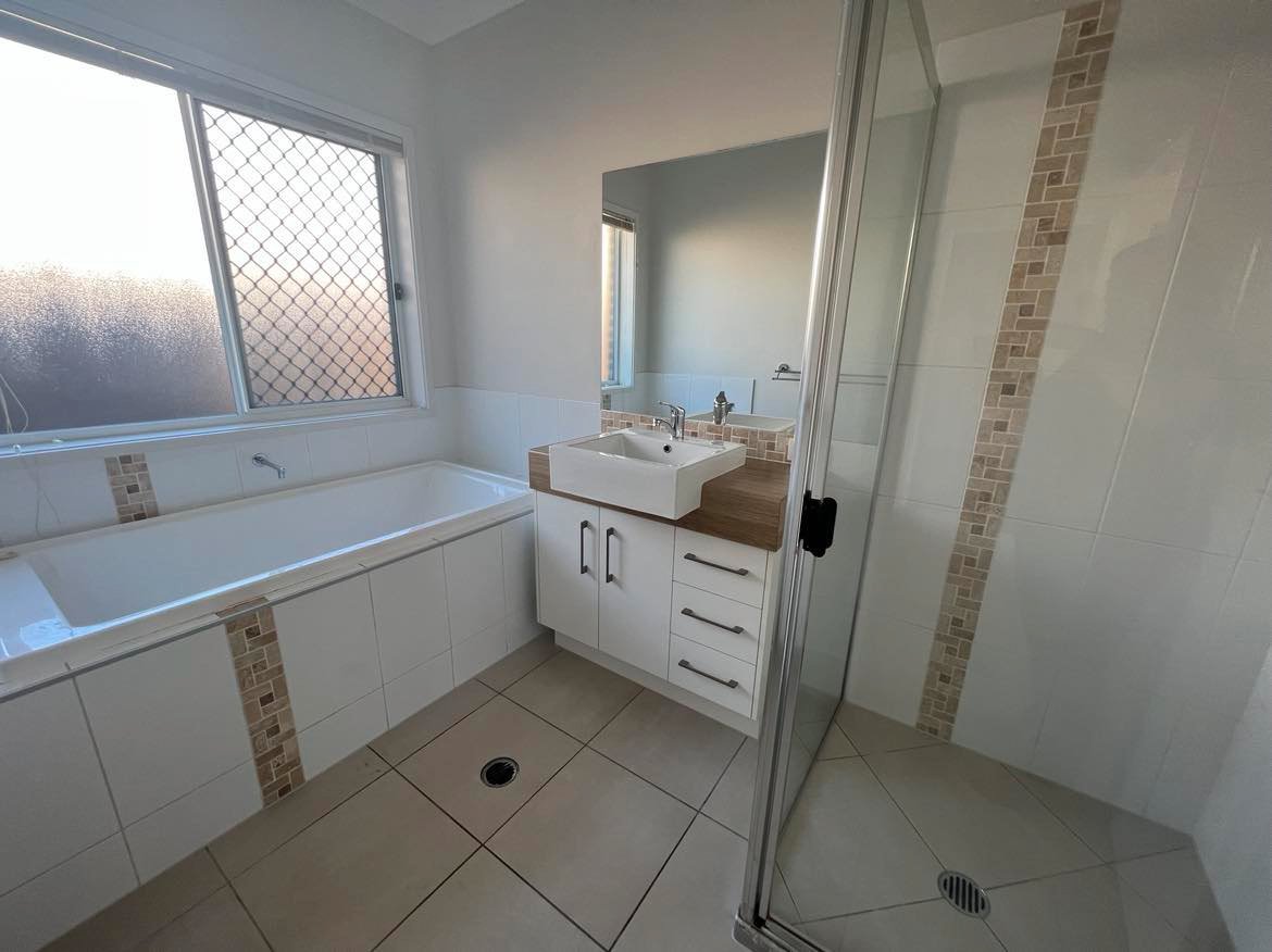 14 Koolivoo Parade BOYNE ISLAND 10