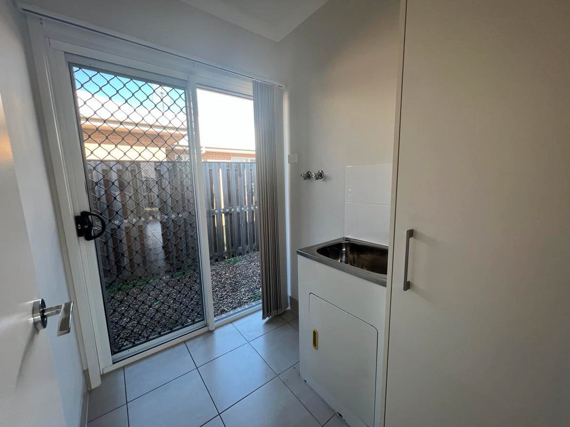 14 Koolivoo Parade BOYNE ISLAND 11