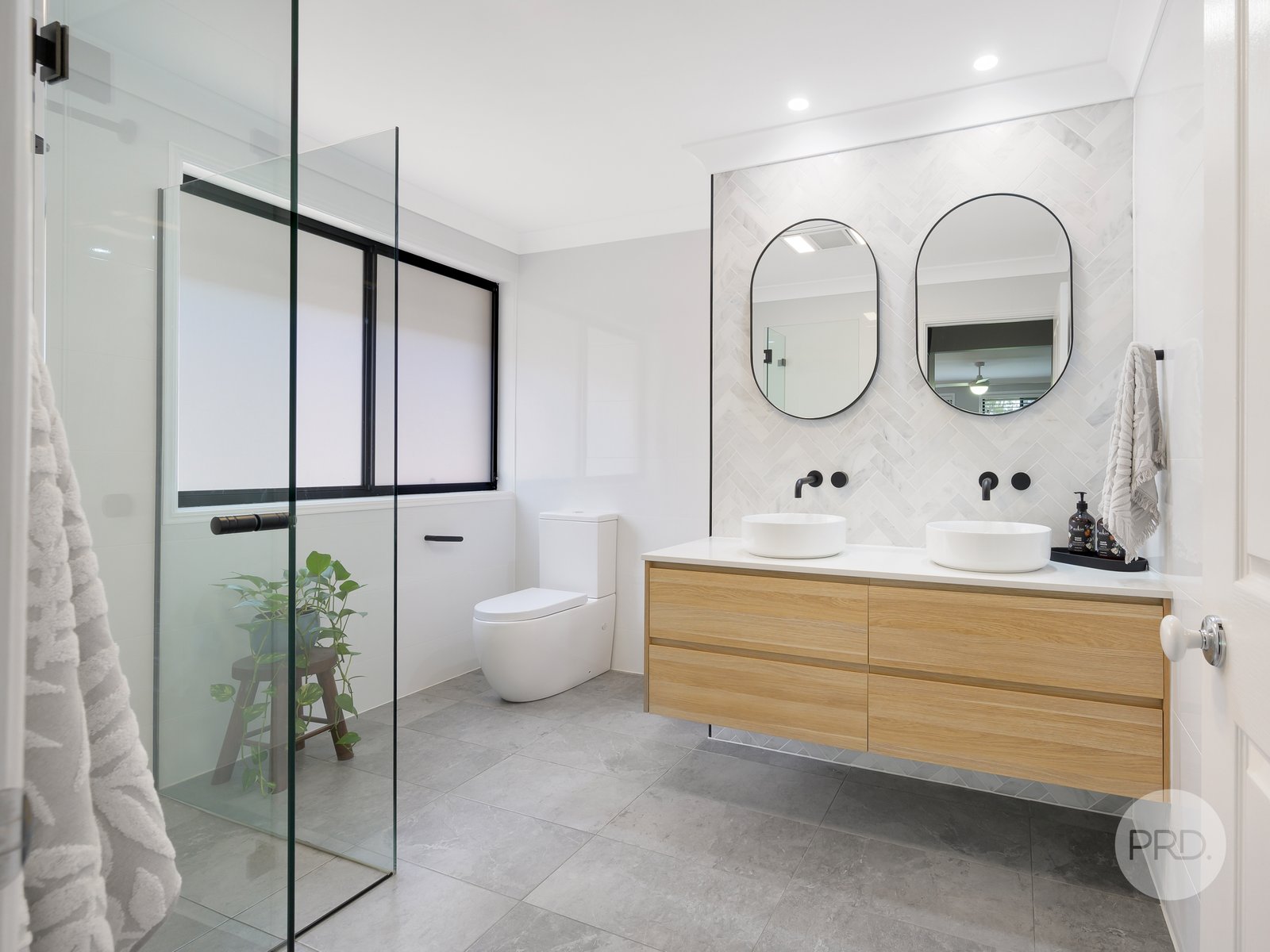 14 Lakewood Terrace GLENMORE PARK 20