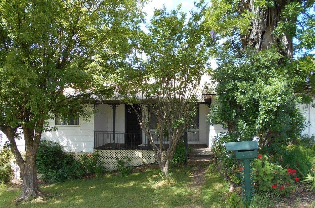 14 Lambie Street TUMUT 1