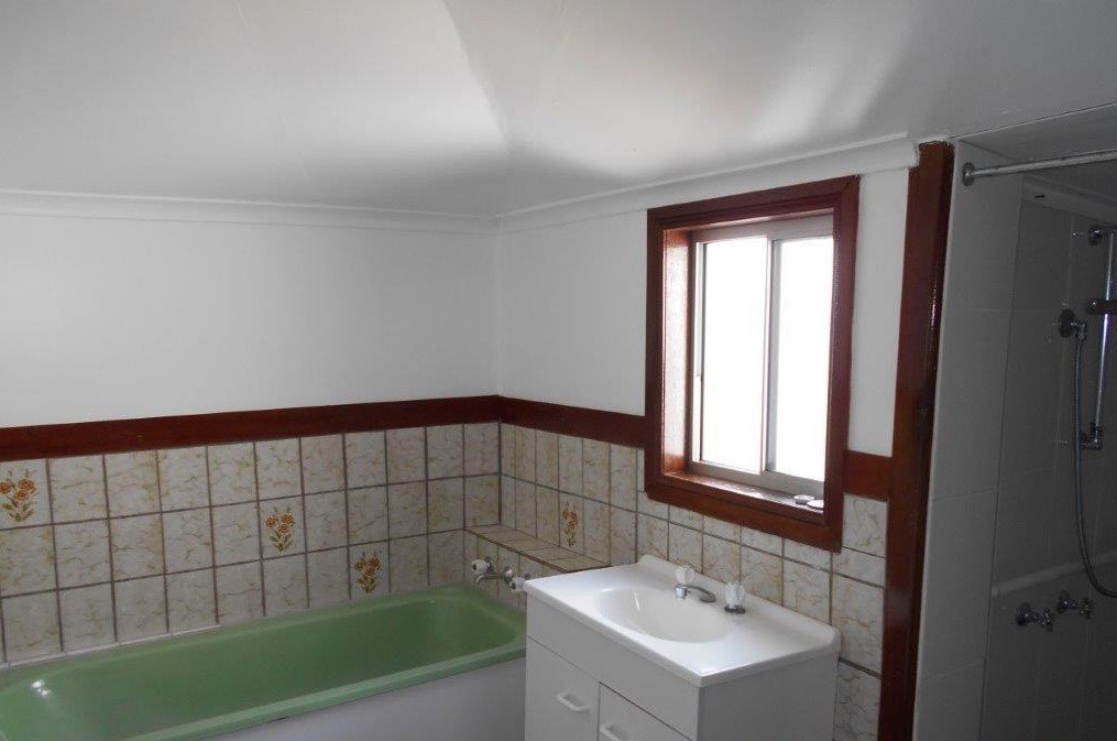 14 Lambie Street TUMUT 9