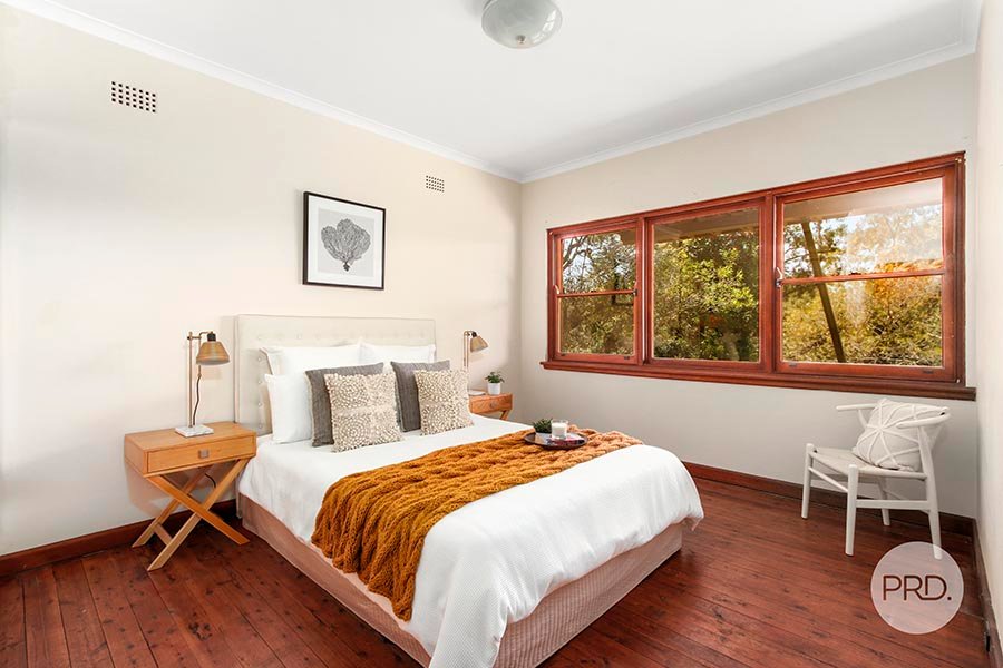 14 Lansdowne Parade OATLEY 8