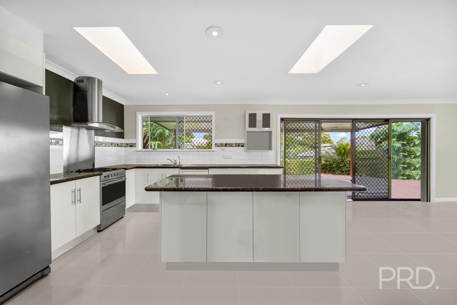 14 LAURETTE Avenue THORNLANDS 17