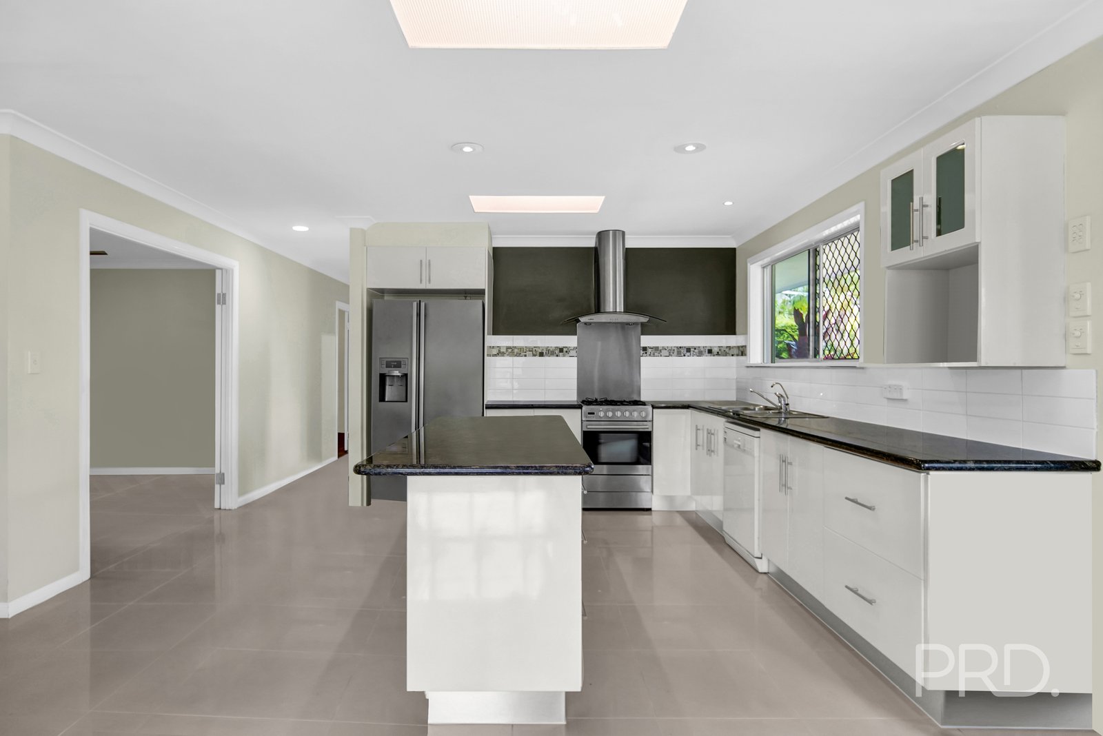 14 LAURETTE Avenue THORNLANDS 18