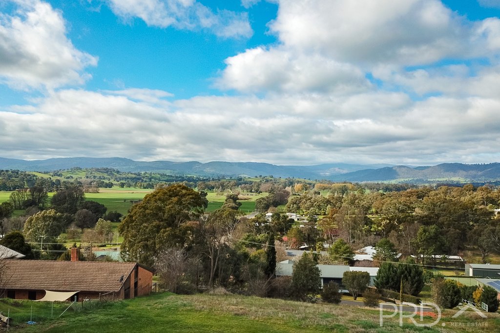14 Lindbeck Avenue TUMUT 2