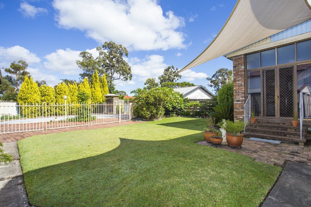 14 Lister Avenue BERESFIELD 11