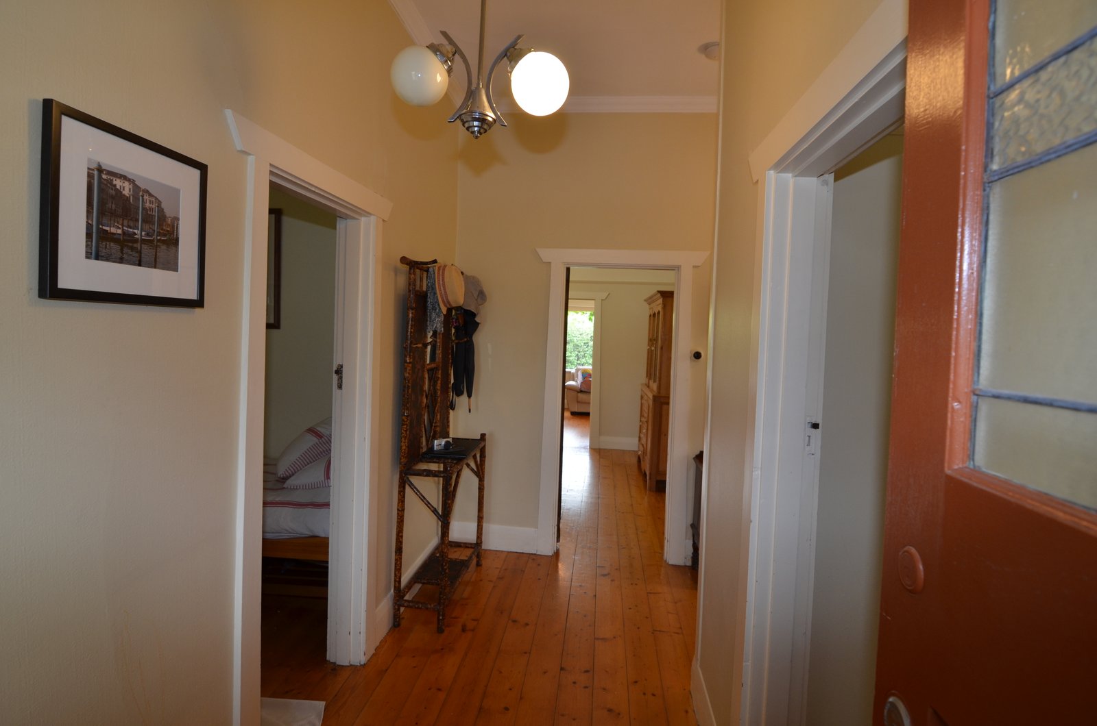Gallery: 14 Loch Street