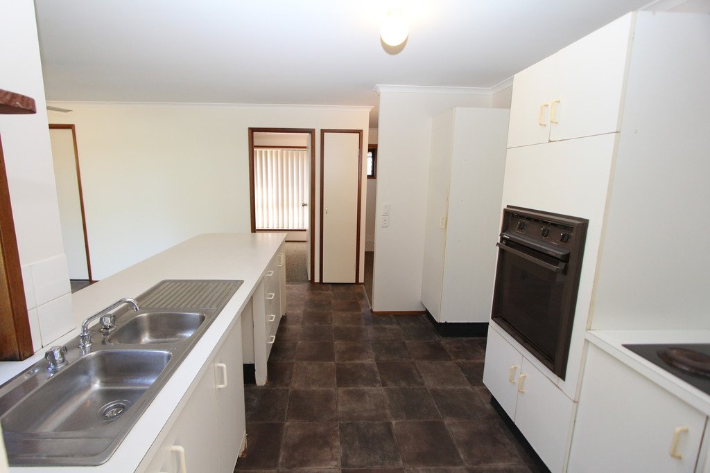 14 Lochinvar Court ASHMORE 6