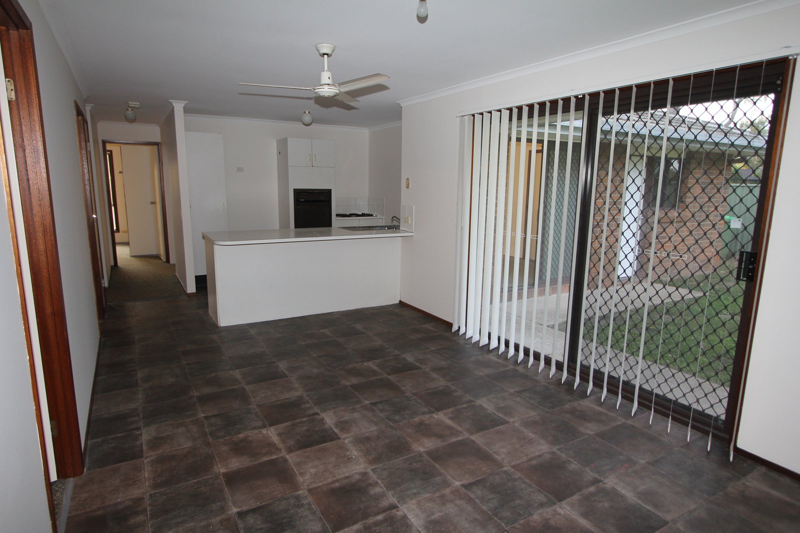 14 Lochinvar Court ASHMORE 2