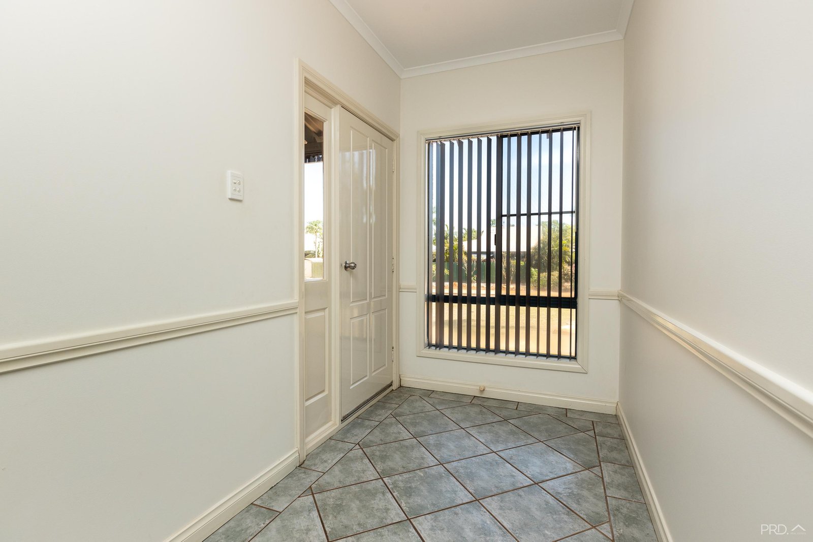 14 Macnee Court CABLE BEACH 9