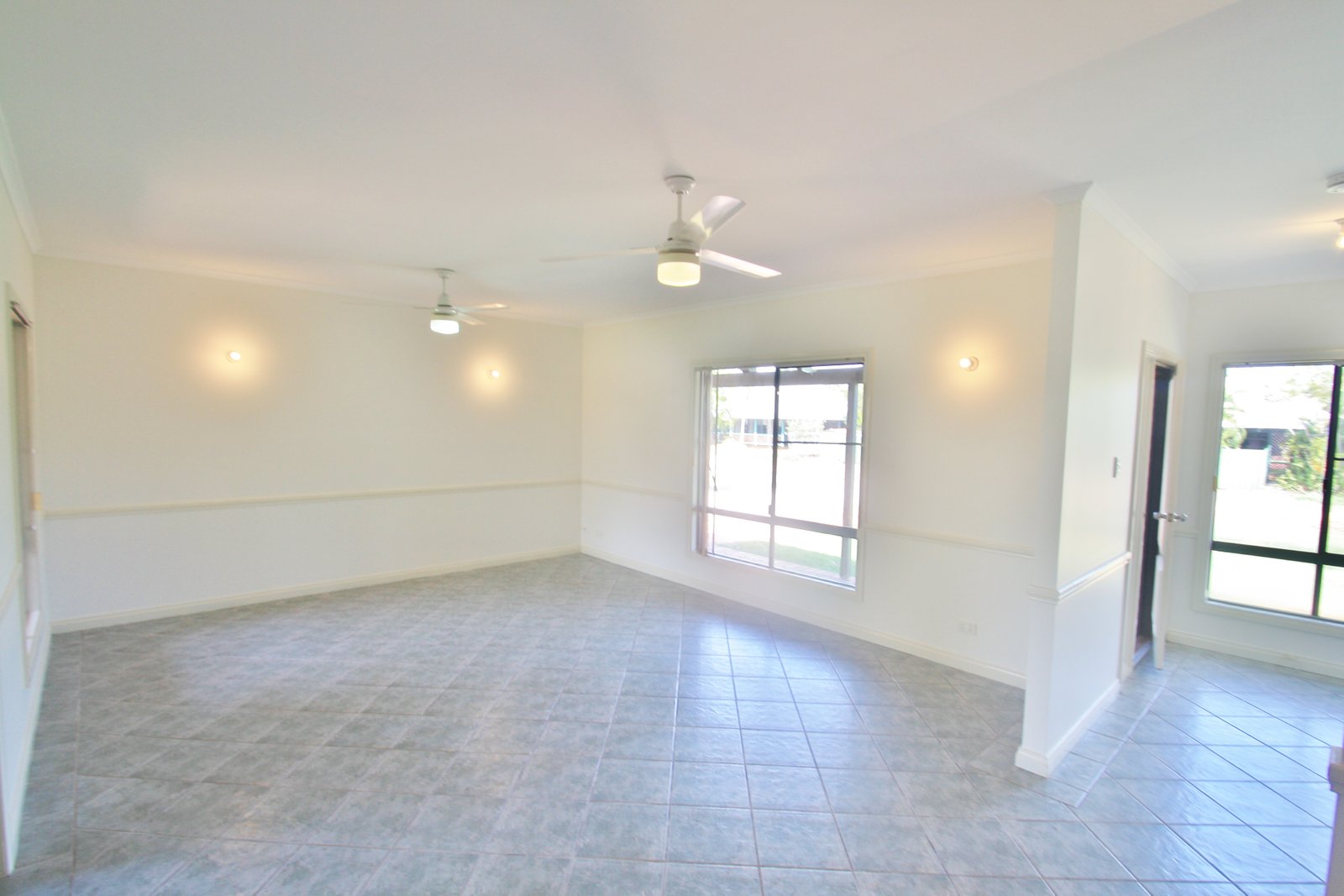 14 Macnee Court CABLE BEACH 4