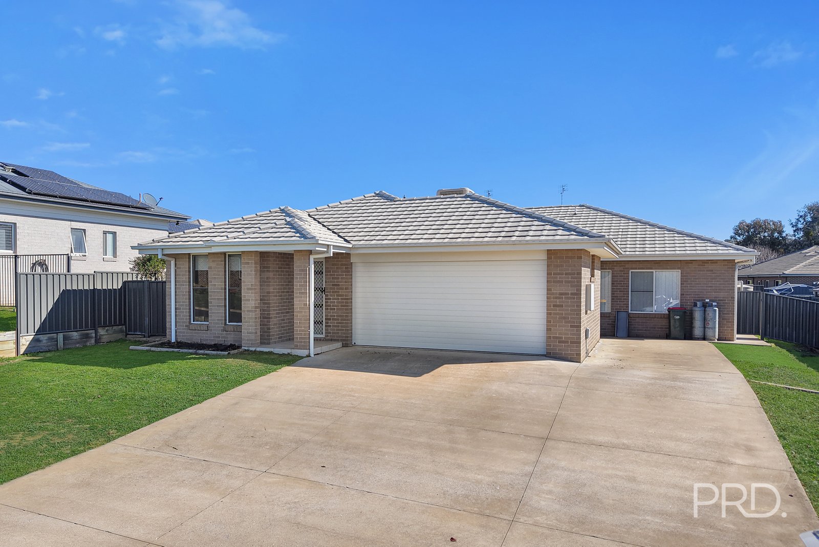 14 Magpie Drive TAMWORTH 2