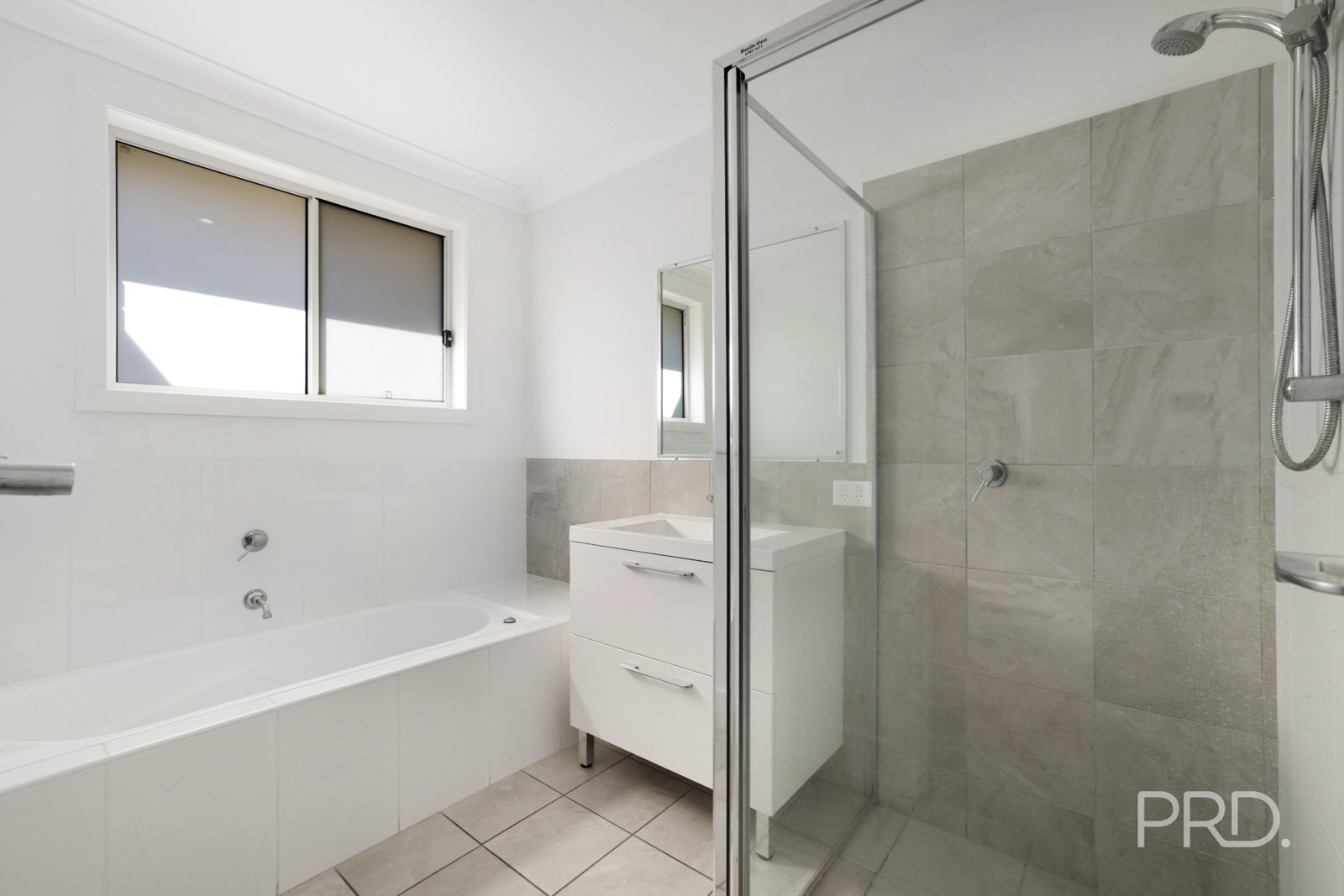 14 Magpie Drive TAMWORTH 7