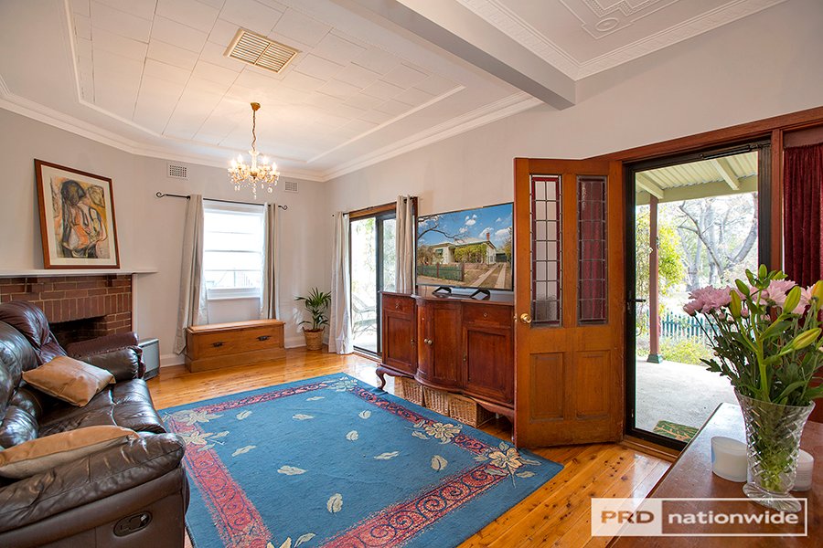 14 Mahony Avenue TAMWORTH 4