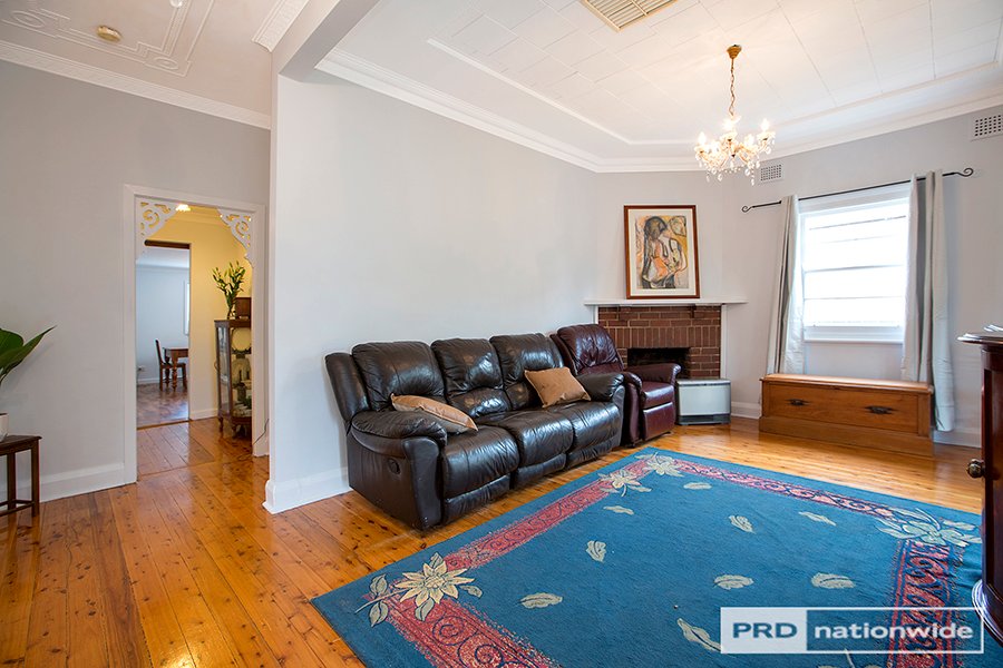 14 Mahony Avenue TAMWORTH 5