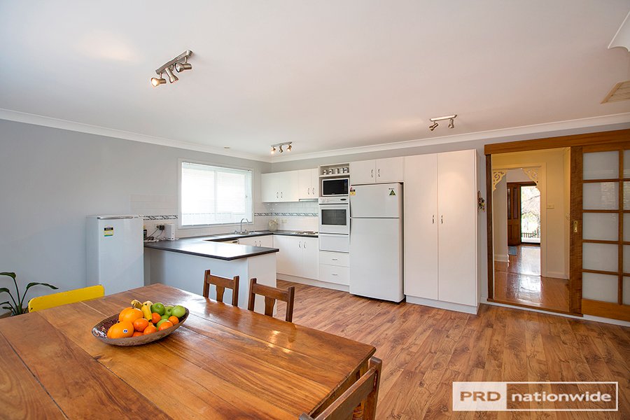 14 Mahony Avenue TAMWORTH 8