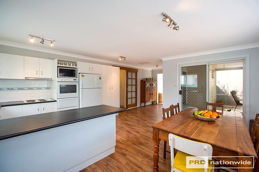 14 Mahony Avenue TAMWORTH 9