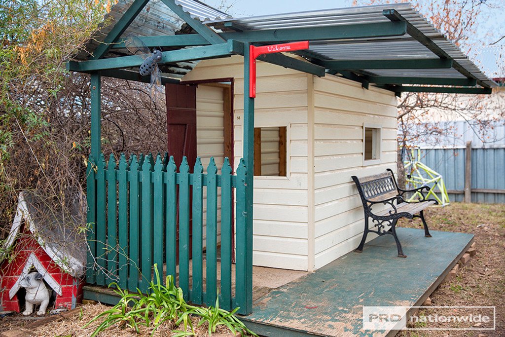 14 Mahony Avenue TAMWORTH 17