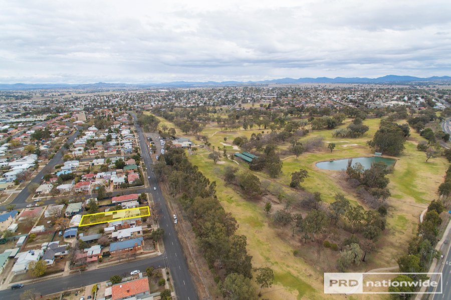 14 Mahony Avenue TAMWORTH 21