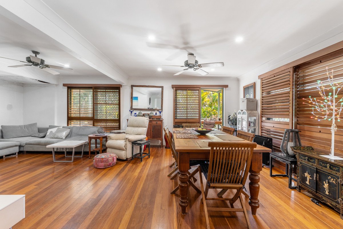 14 Maitland Street BURLEIGH WATERS 9
