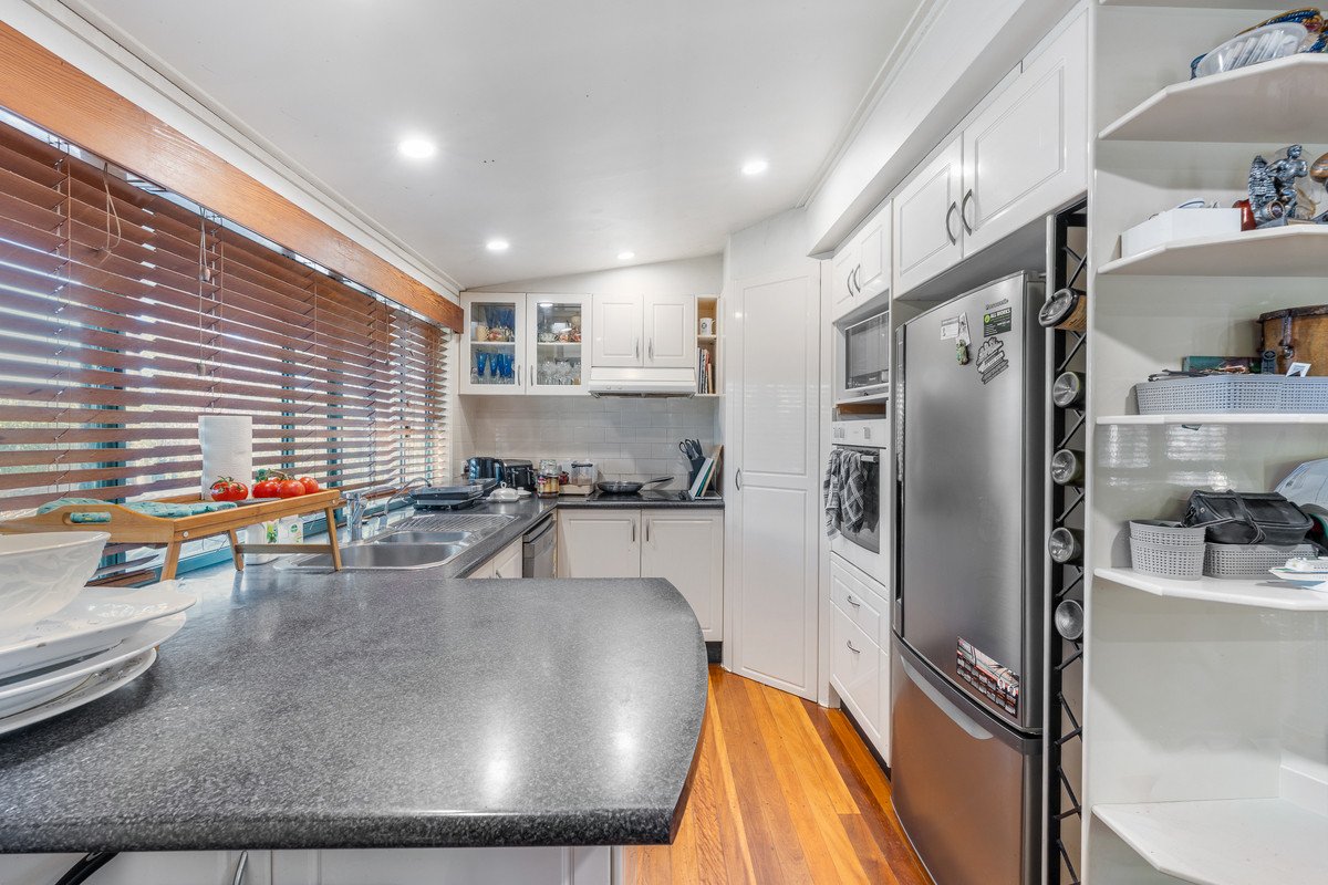 14 Maitland Street BURLEIGH WATERS 11