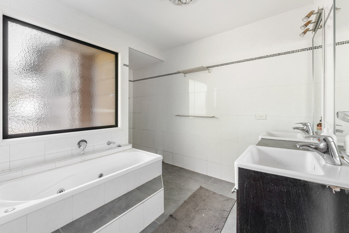 14 Maitland Street BURLEIGH WATERS 14