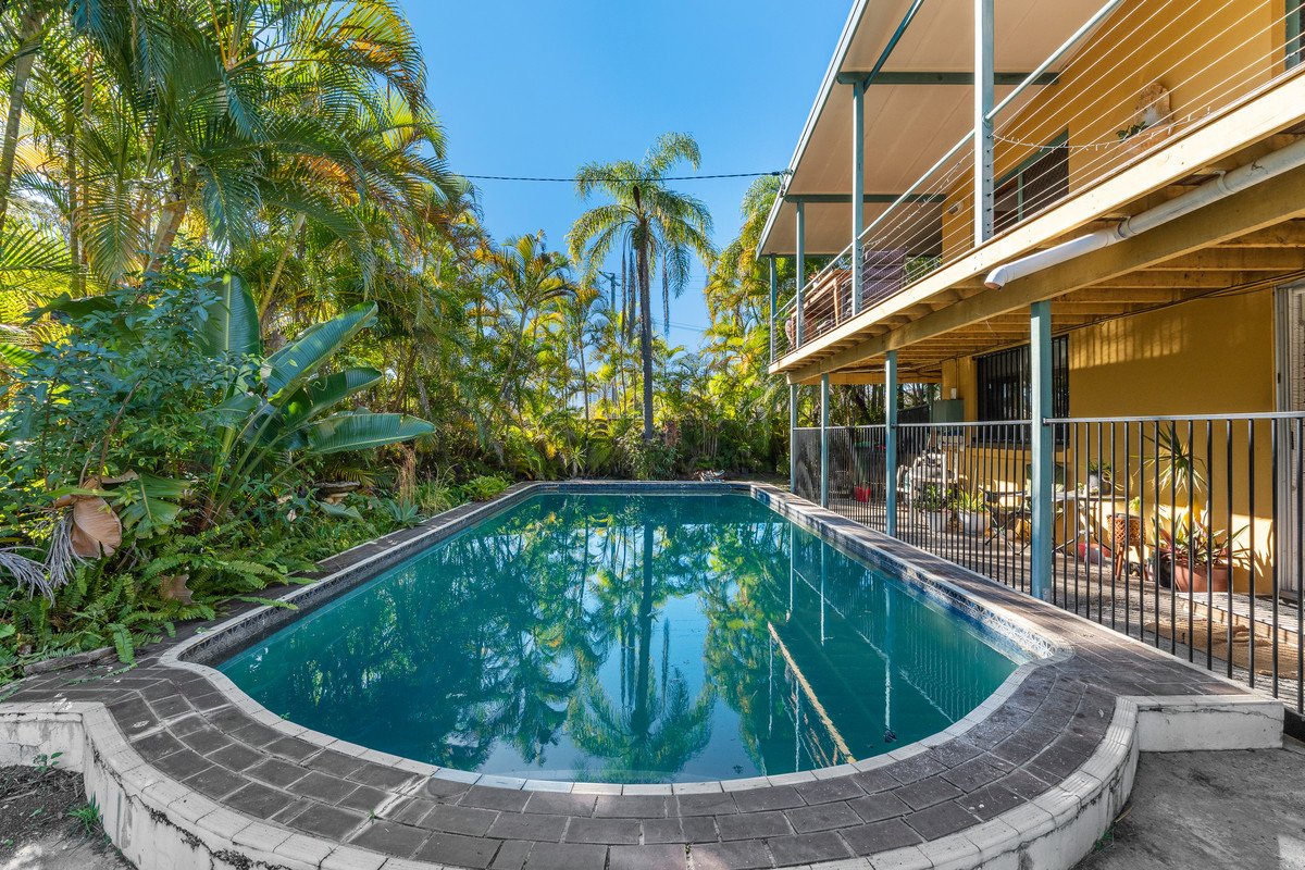 14 Maitland Street BURLEIGH WATERS 18