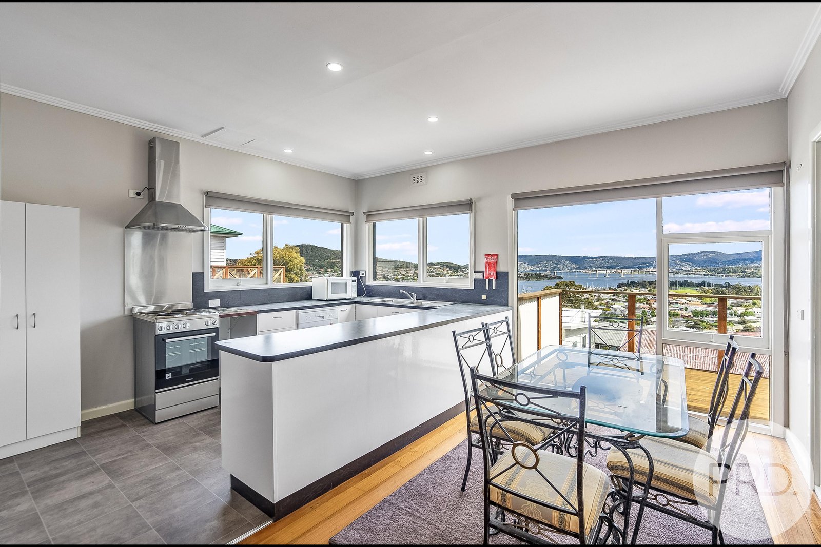 14 Malunna Road LINDISFARNE 4