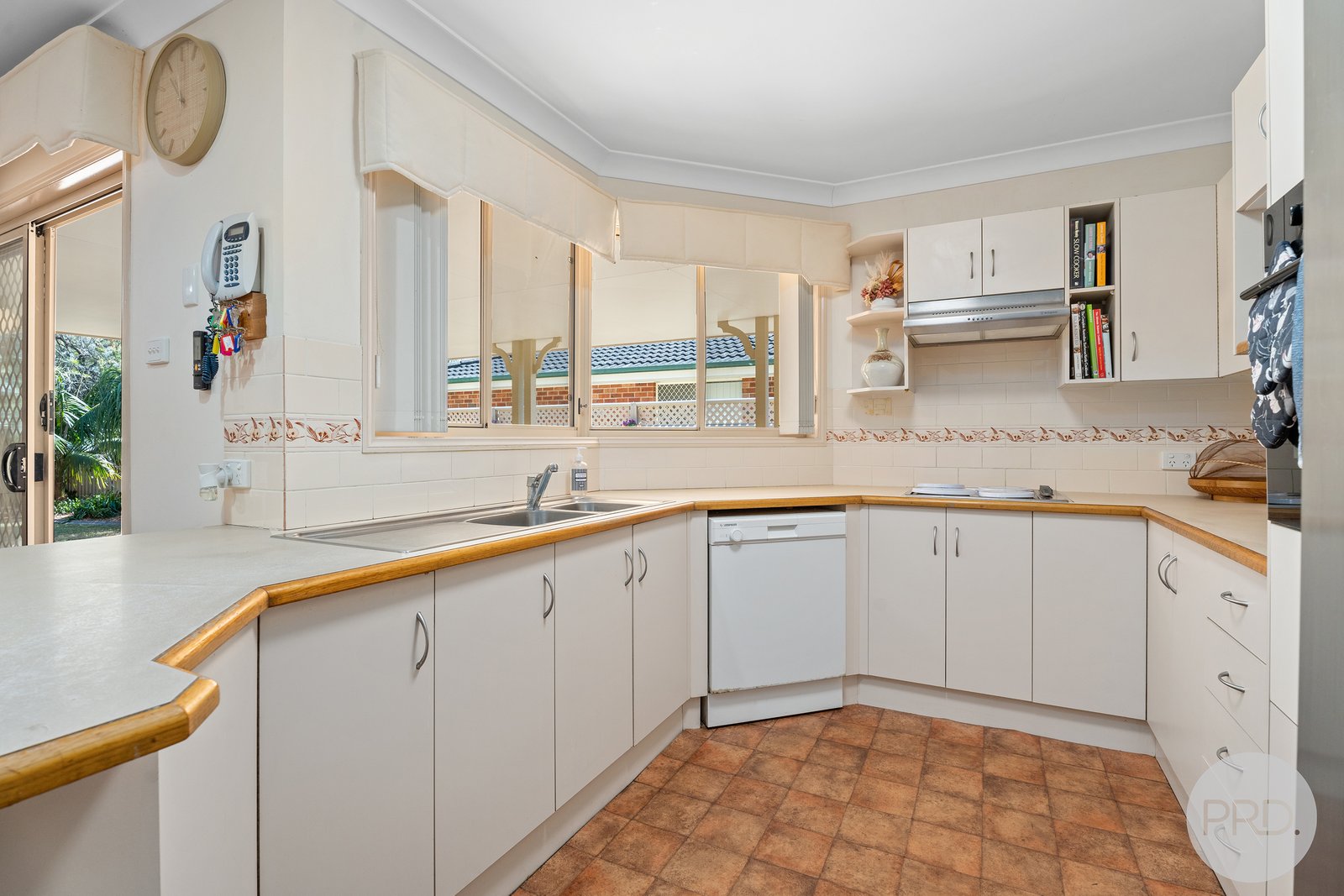 14 Mariner Crescent SALAMANDER BAY 6