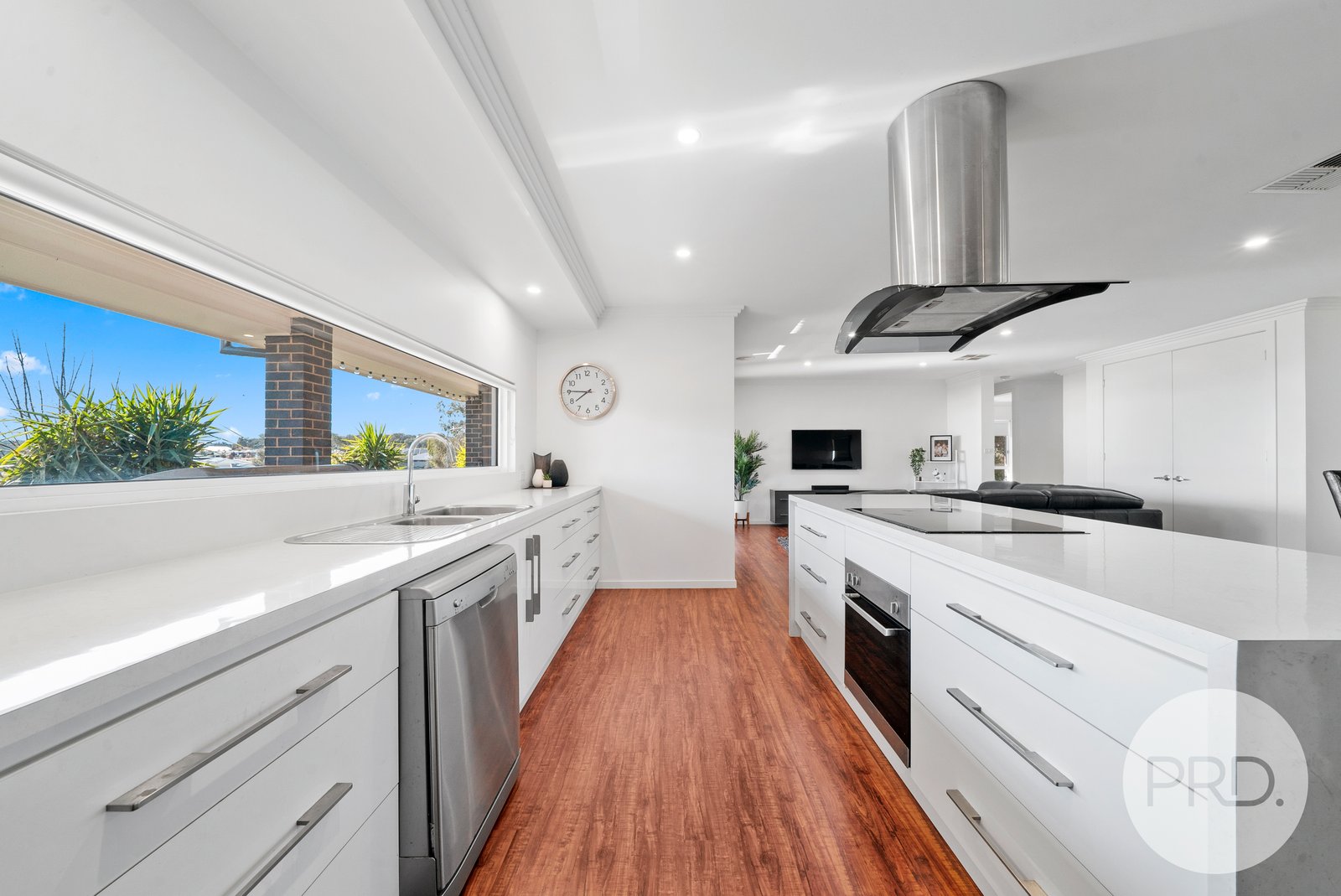 14 Marylands Way BOURKELANDS 5