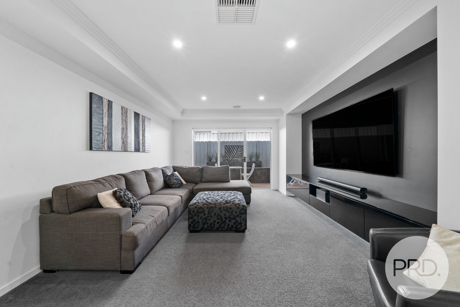 14 Marylands Way BOURKELANDS 8