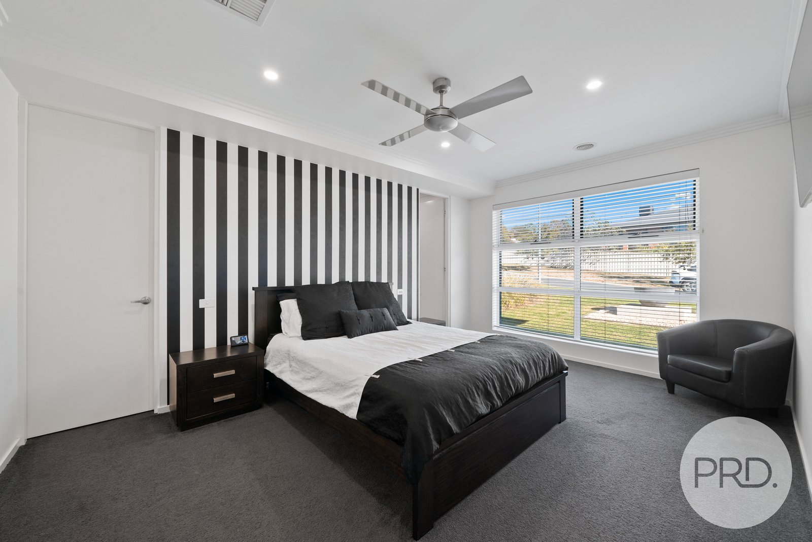 14 Marylands Way BOURKELANDS 9