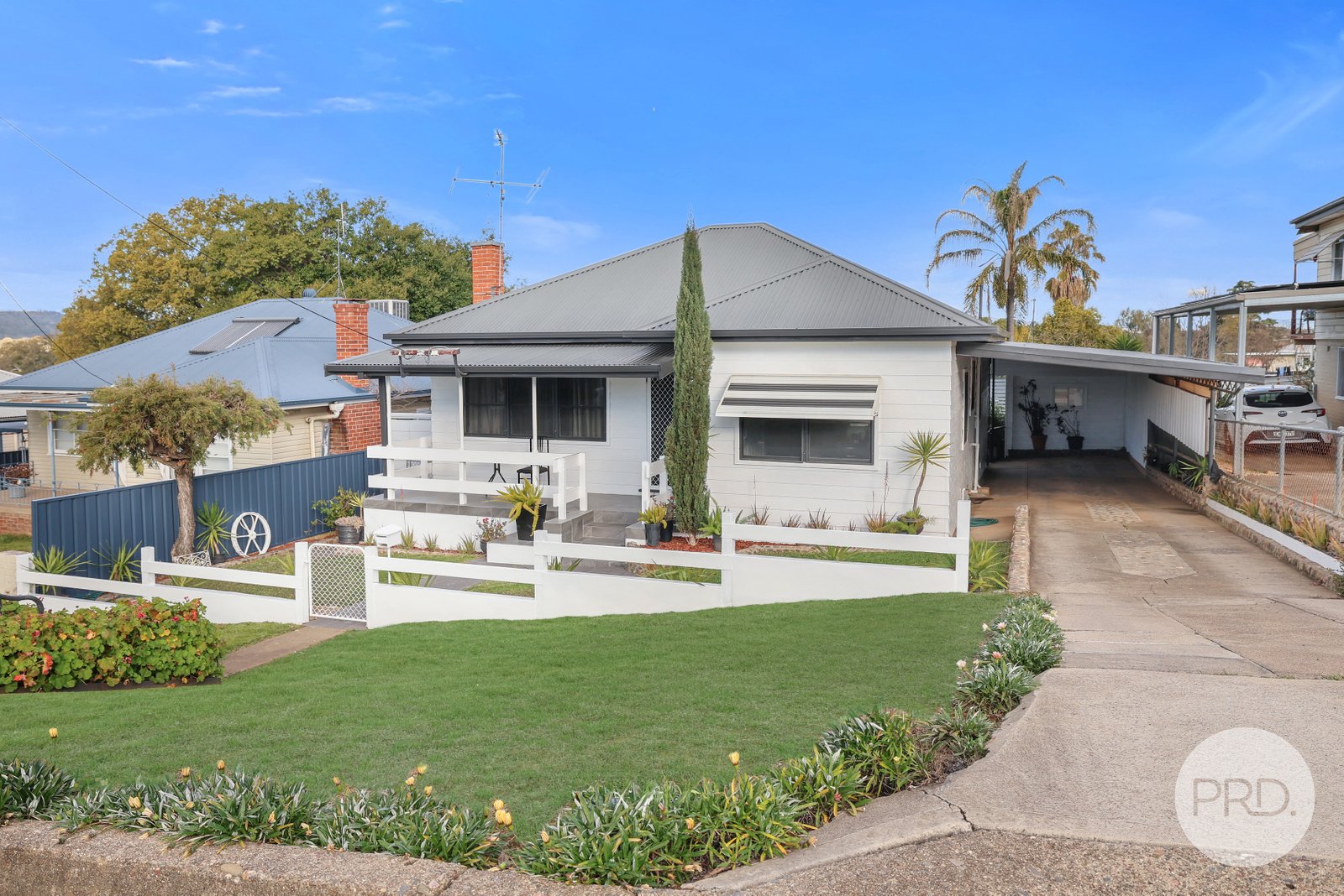 14 Mathews Street TAMWORTH 2