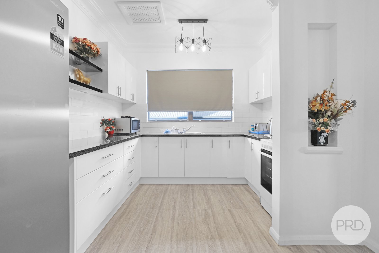 14 Mathews Street TAMWORTH 9