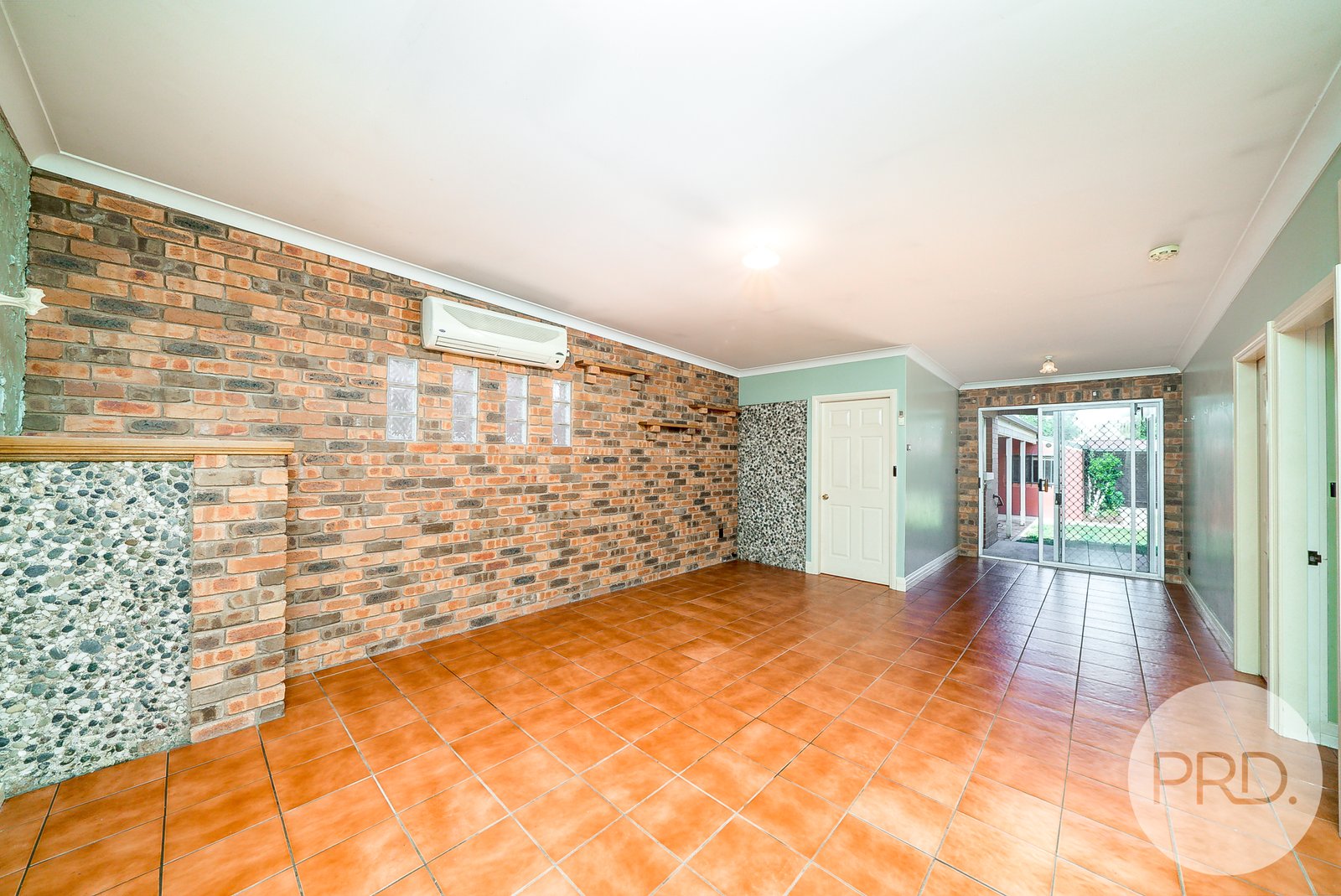 14 McKinnon Street WAGGA WAGGA 7