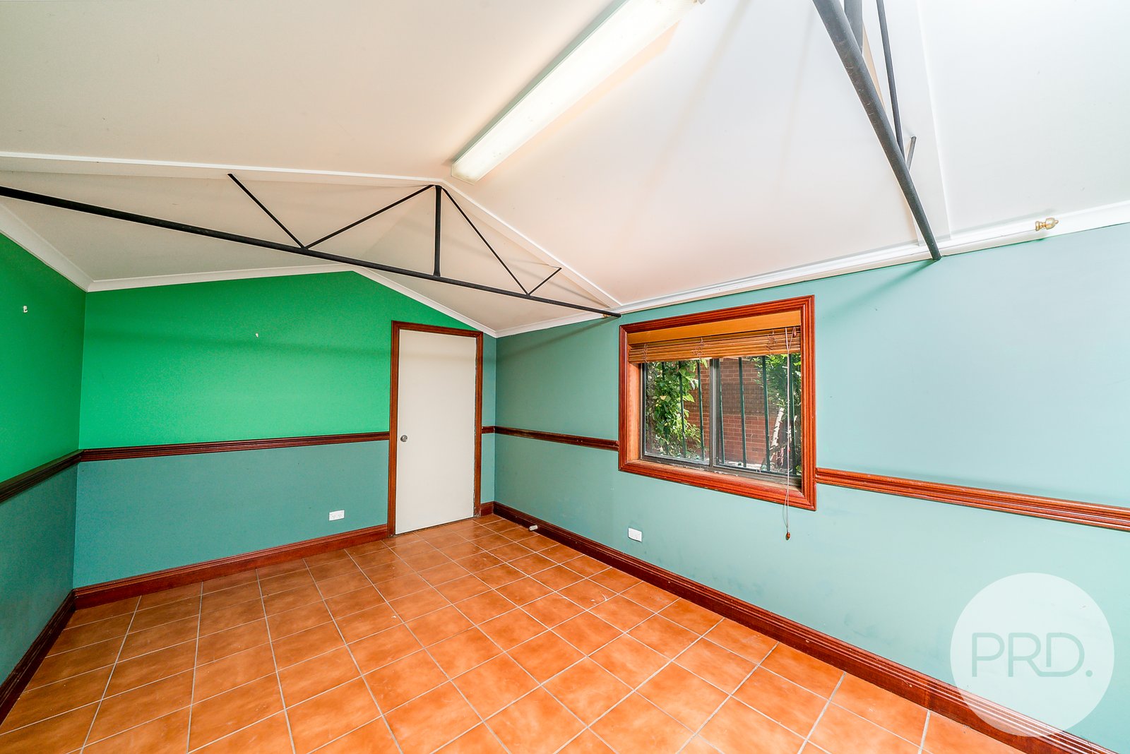 14 McKinnon Street WAGGA WAGGA 9