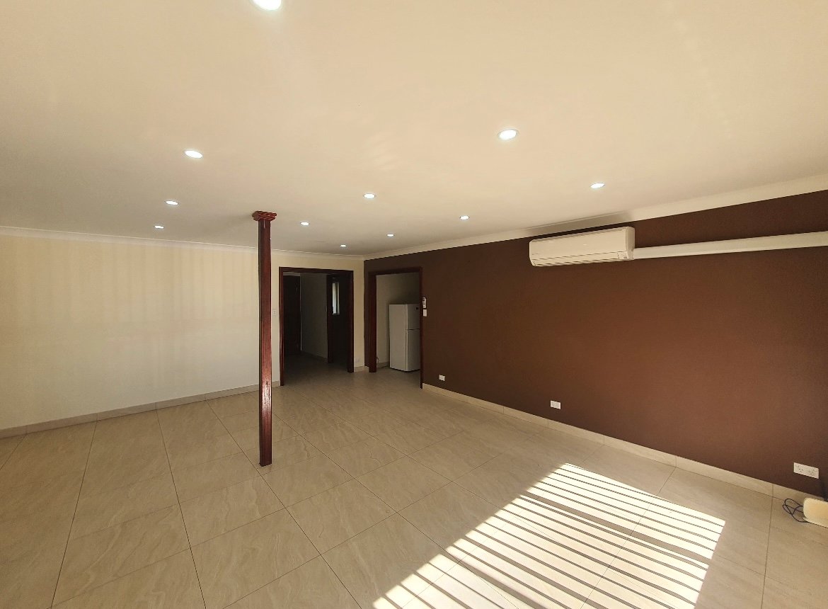 14 Medley Avenue LIVERPOOL 2