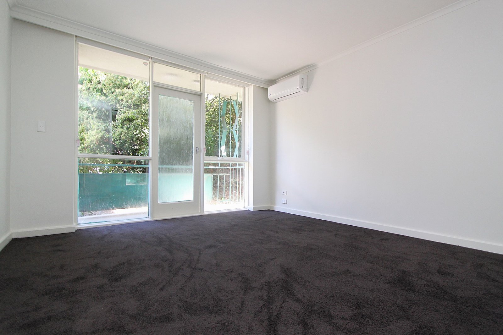 Real Estate and Property in 1/4 Melbourne Street, Murrumbeena, VIC