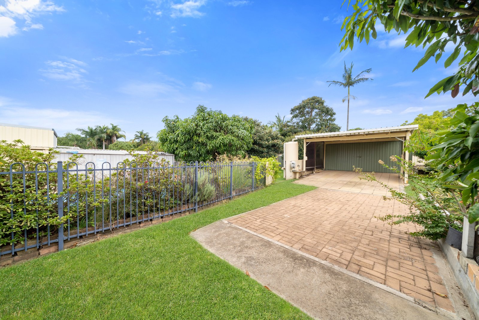 14 Meredith Place REDLAND BAY 2